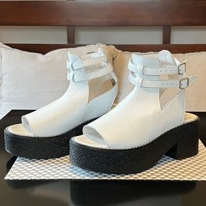 Platform shoes